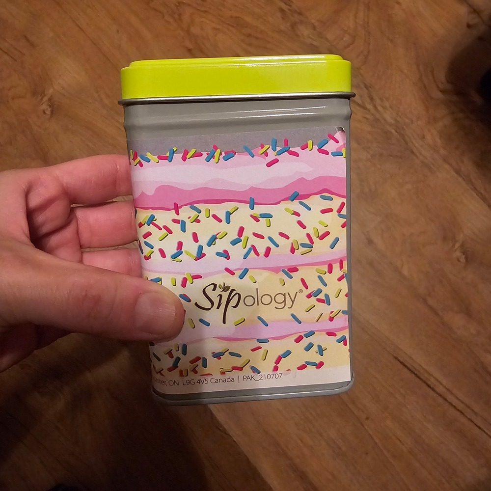 Sipology Naturally Sweet Vanilla Confetti Cake Black Tea 75g with Sprinkle Tin